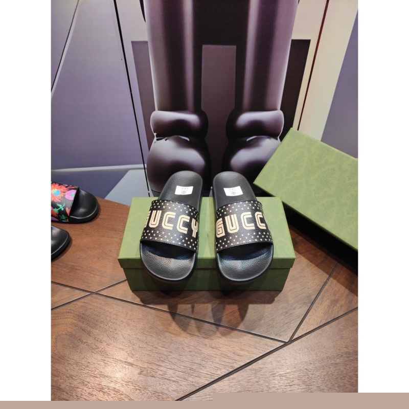 G*u*i slippers